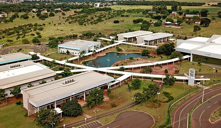 UEMS conta com 354 pesquisadoras mulheres e 351 pesquisadores homens