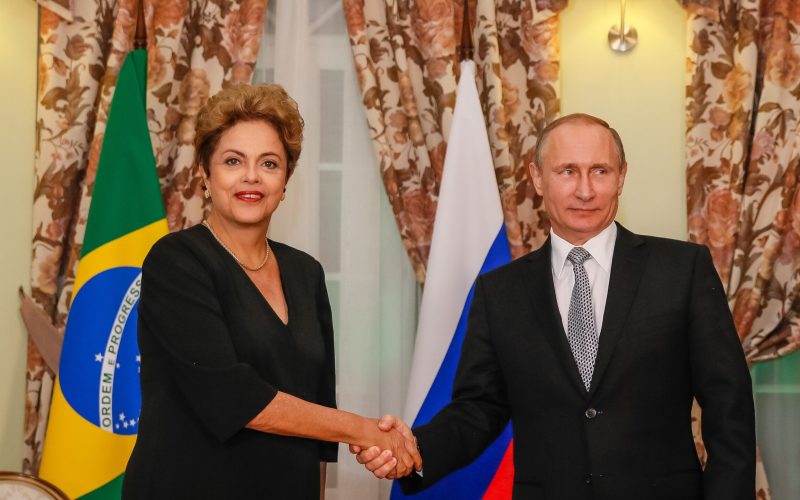 Levanta, sacode a poeira e dá a volta por cima