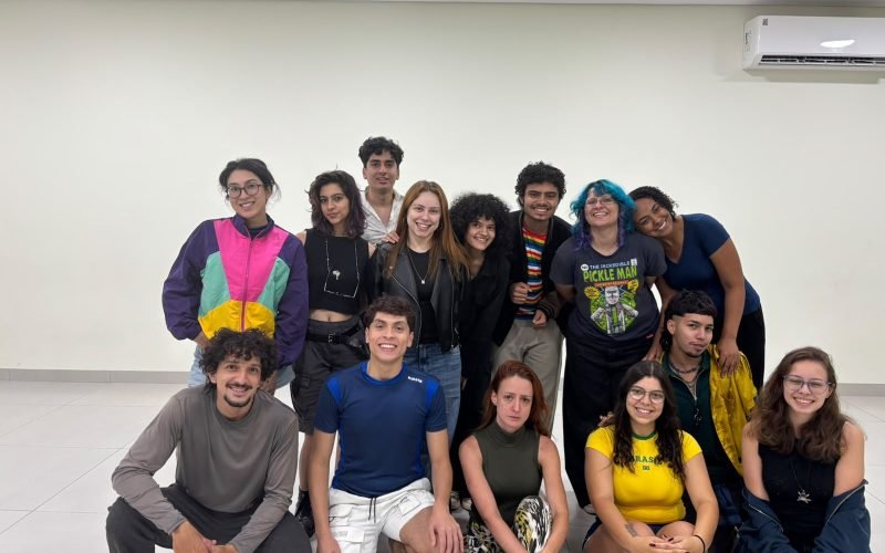 Atores de teatro independente driblam falta de incentivo fiscal colocam o talento acima de tudo