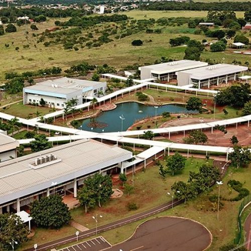 UEMS conta com 354 pesquisadoras mulheres e 351 pesquisadores homens
