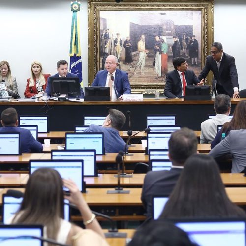 Comissão da Câmara aprova aumento de pena para aliciamento de crianças na internet