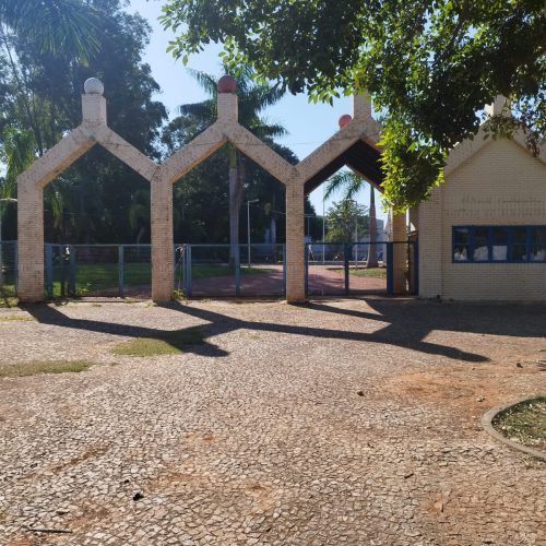Horto Florestal permanece fechado, sem manutenção ou disponibilidade para a população - Foto: Helio Tinoco