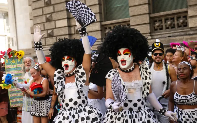 “Carnaval não cria caráter, ele escancara”