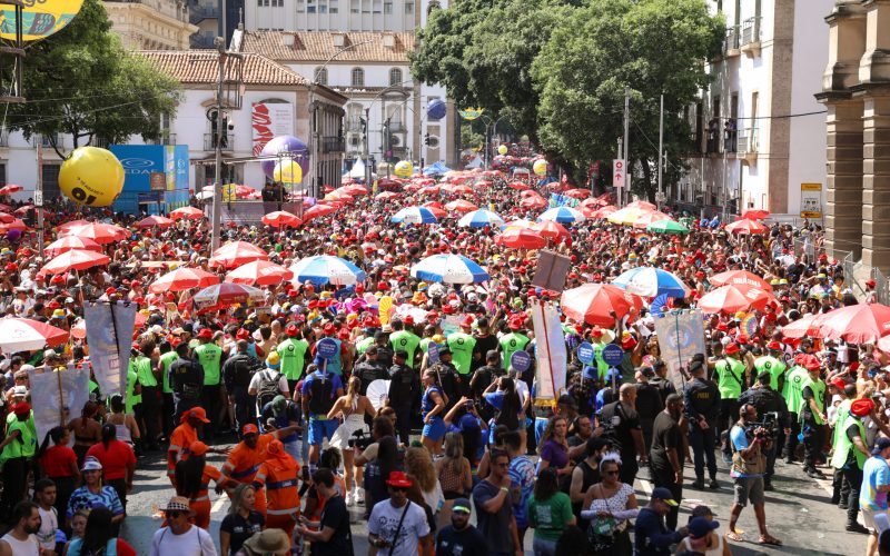 Rio de Janeiro (RJ), 14/02/2026 – O bloco Cordão da Bola Preta desfila no sábado de carnaval no centro do Rio de Janeiro. Foto: Tomaz Silva/Agência Brasil